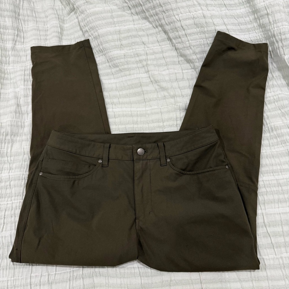 Lululemon Men's ABC Slim Warpstreme Pants Dark Olive Green Size 30